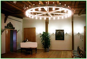 Festsaal des historischen Rathauses Weiensee